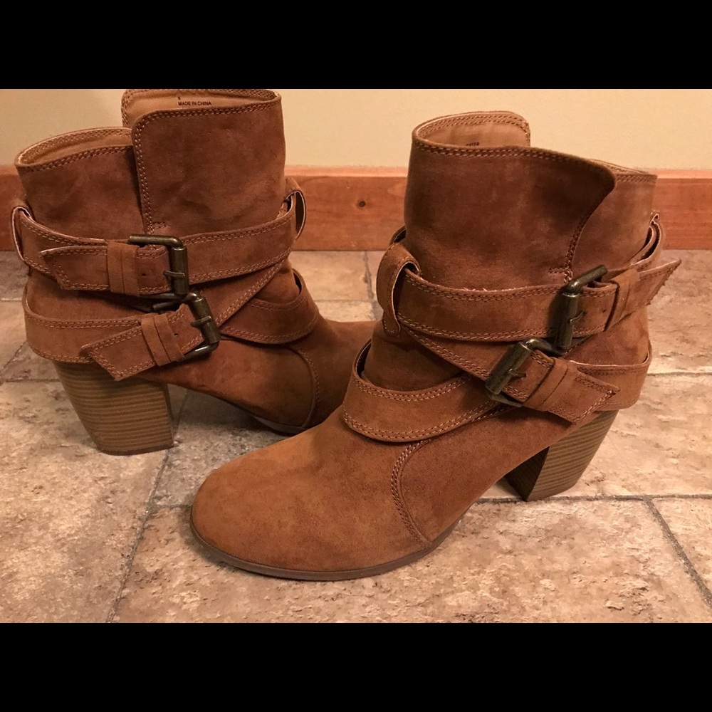 American eagle cute heel boots Sz 9
